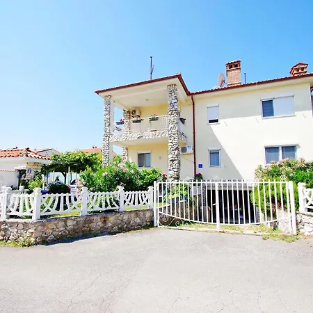 Nada Apartmán Fažana